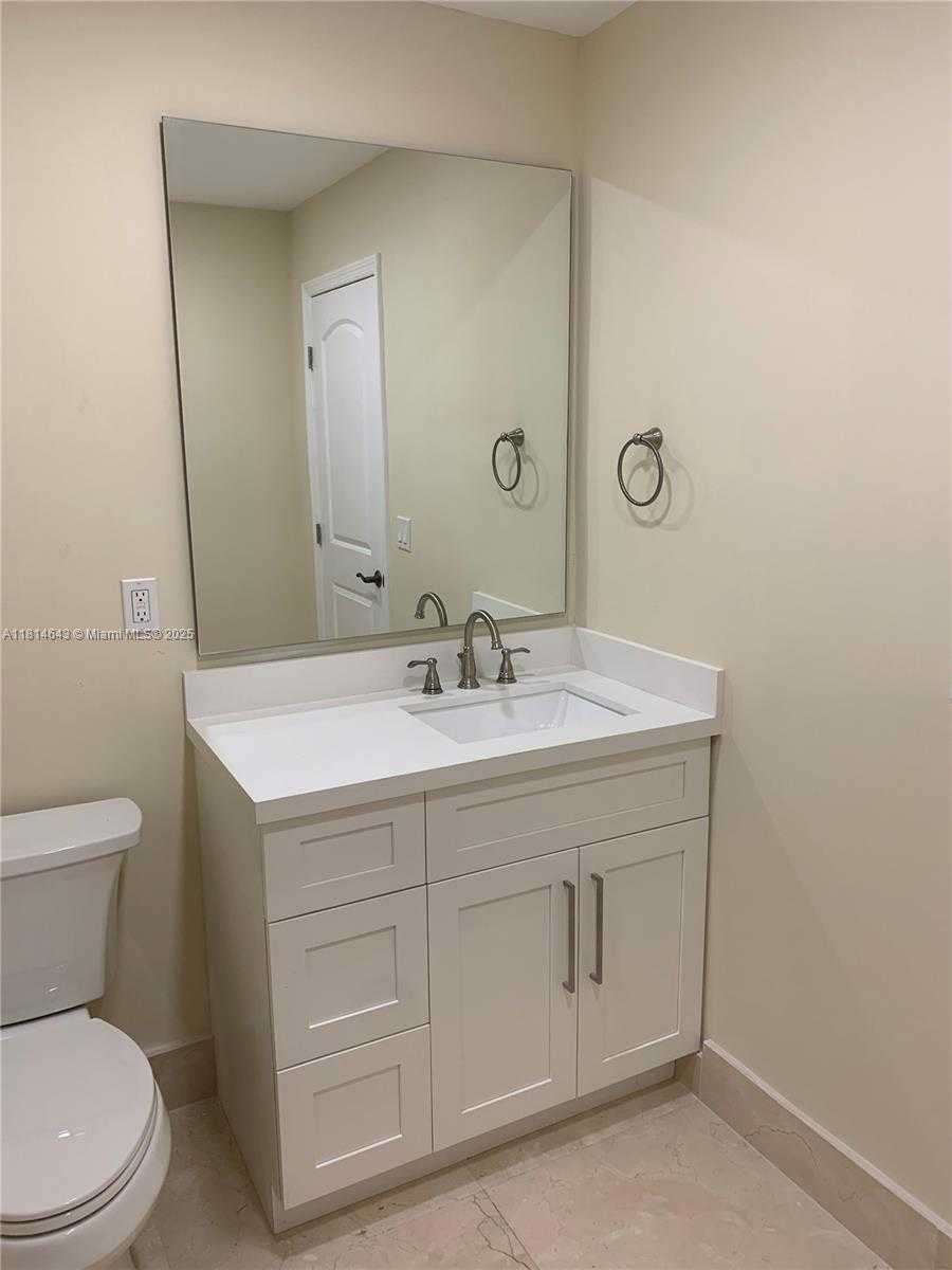 Small Image of 3235 SOUTH WEST 58TH CT, Miami Number 11