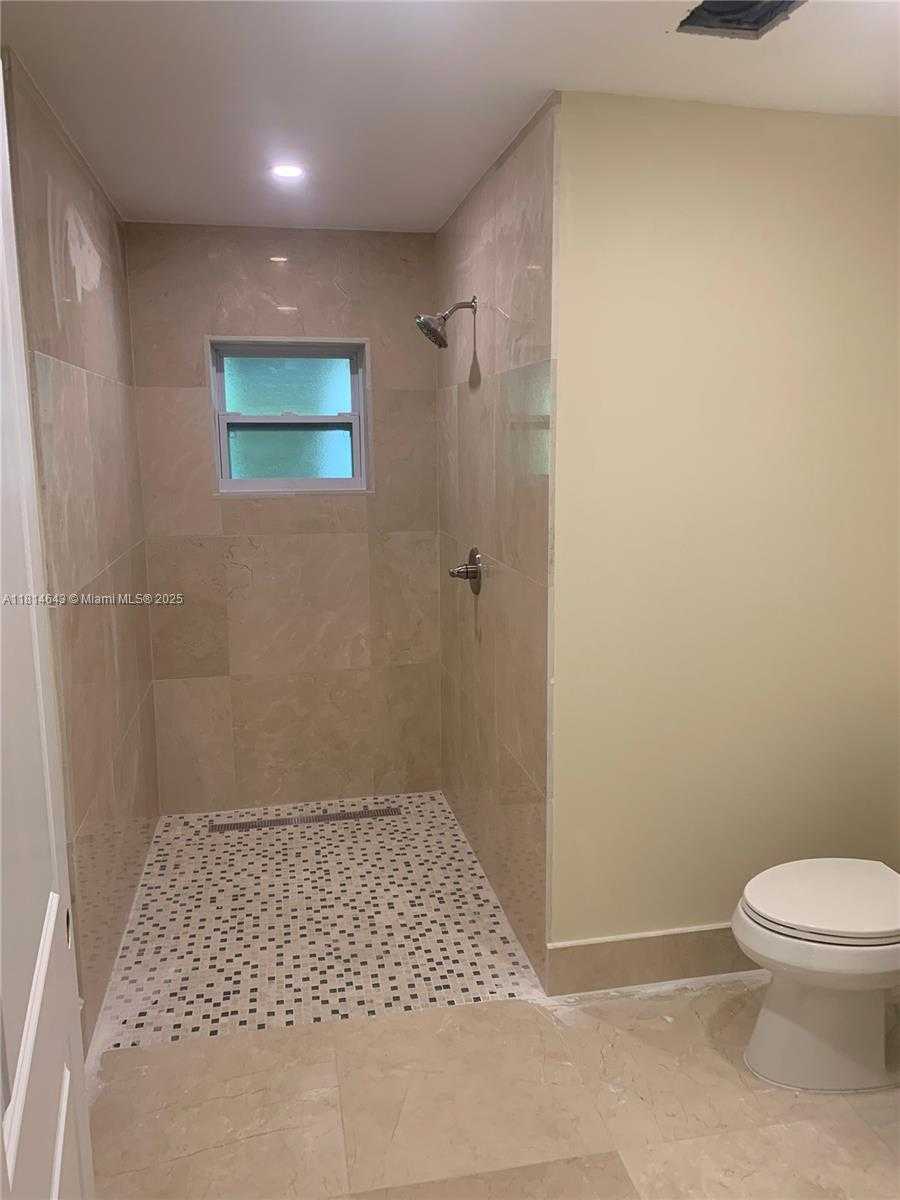 Small Image of 3235 SOUTH WEST 58TH CT, Miami Number 12