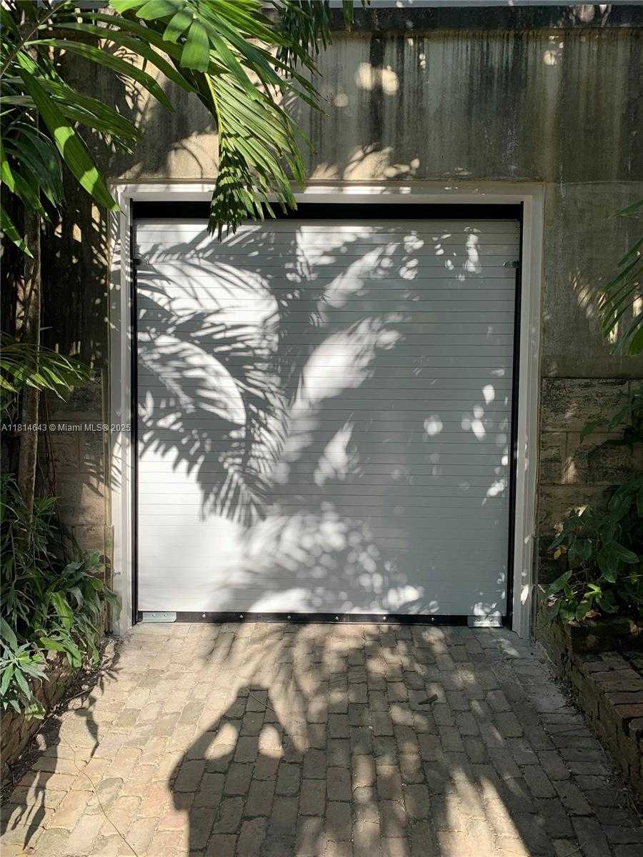 Small Image of 3235 SOUTH WEST 58TH CT, Miami Number 25
