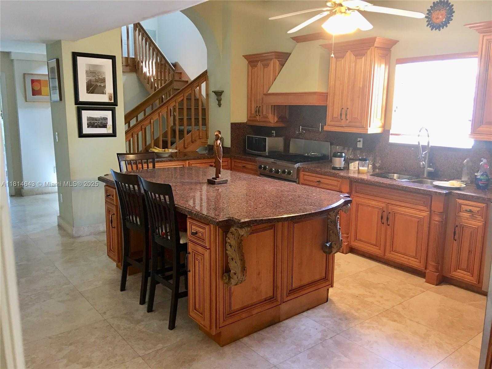 Small Image of 3235 SOUTH WEST 58TH CT, Miami Number 6