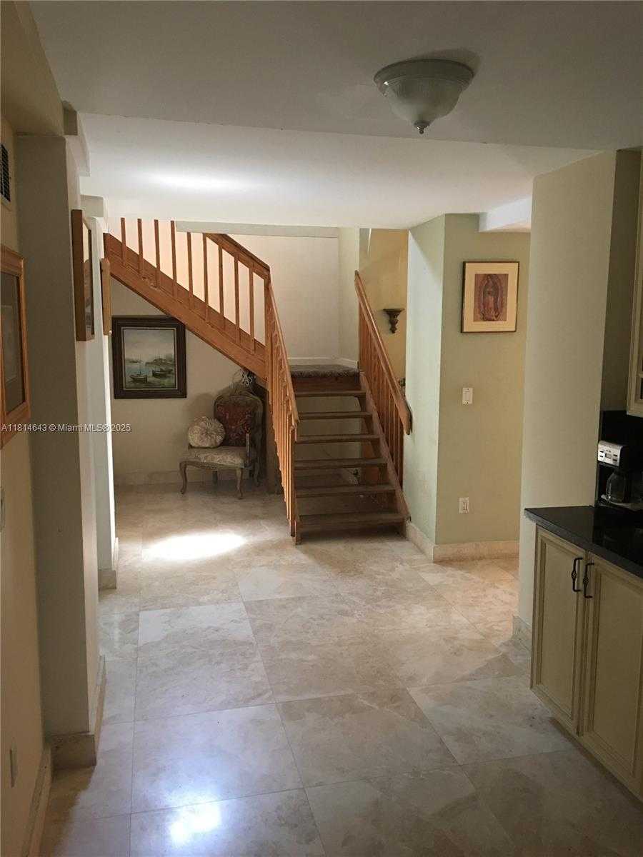 Small Image of 3235 SOUTH WEST 58TH CT, Miami Number 8