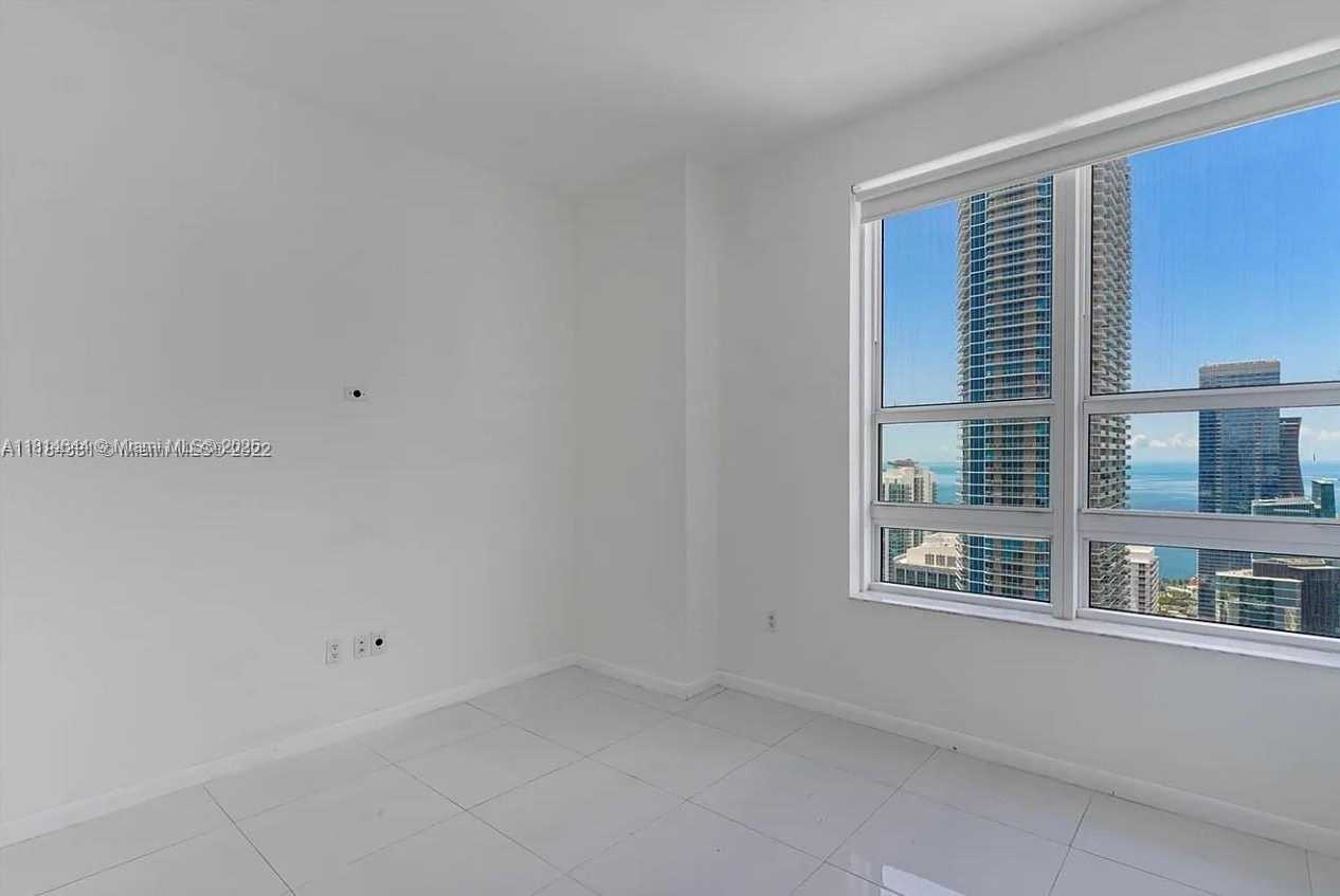 Small Image of 950 Brickell Bay Dr, Miami, FL 33131, USA Number 13