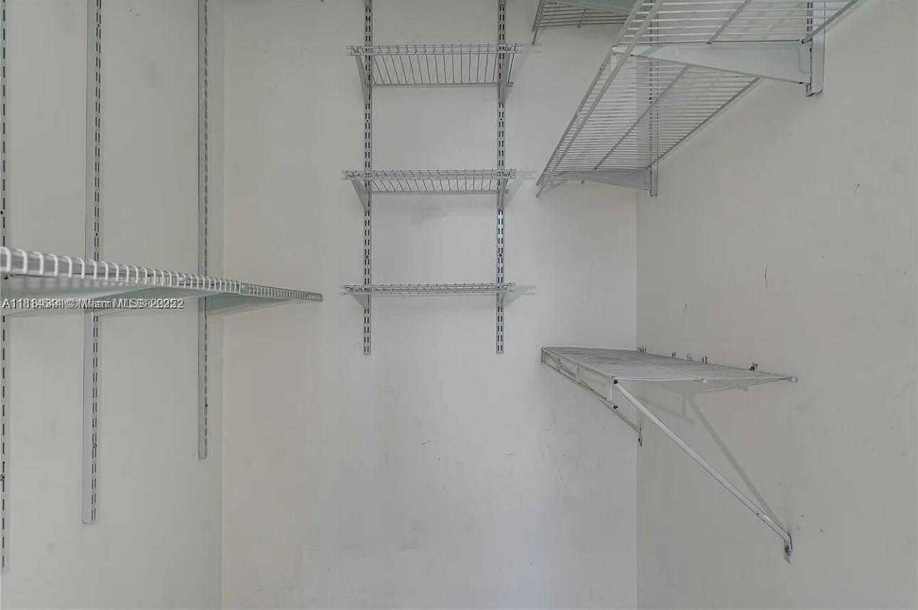 Small Image of 950 Brickell Bay Dr, Miami, FL 33131, USA Number 14