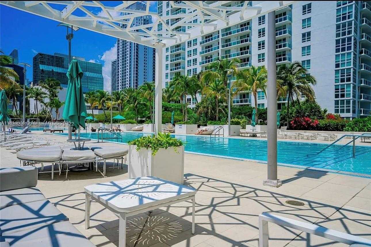 Small Image of 950 Brickell Bay Dr, Miami, FL 33131, USA Number 19