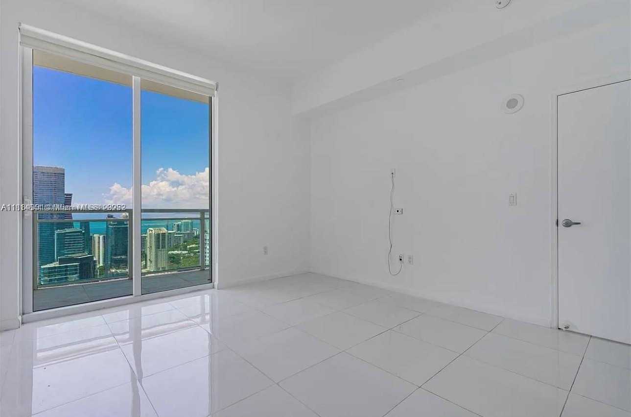 Small Image of 950 Brickell Bay Dr, Miami, FL 33131, USA Number 6