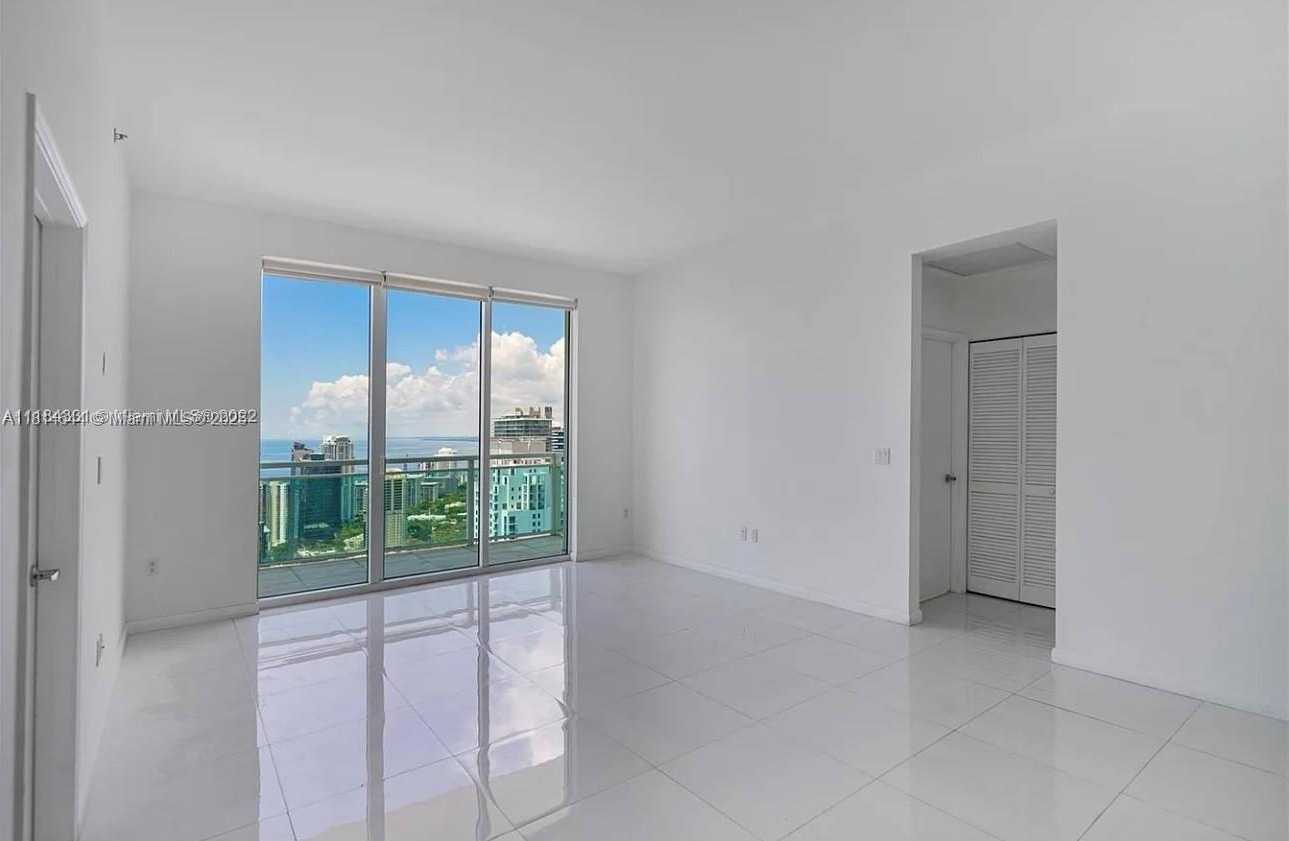 Small Image of 950 Brickell Bay Dr, Miami, FL 33131, USA Number 8