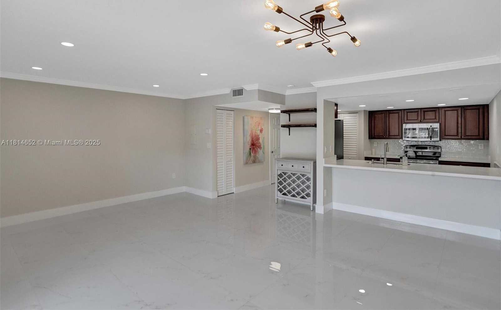 Small Image of 3945 #18, North Miami Beach Number 10