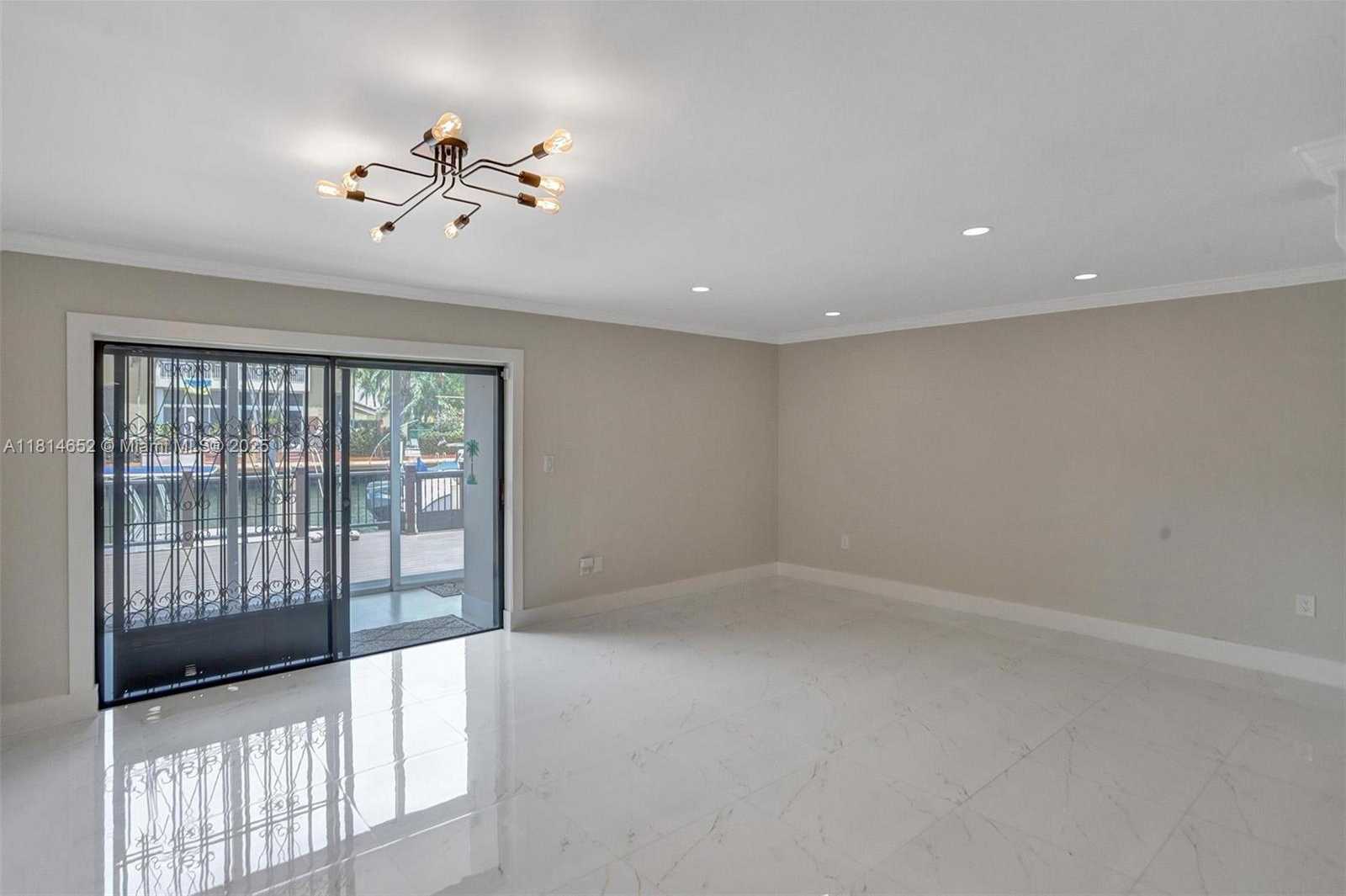 Small Image of 3945 #18, North Miami Beach Number 11