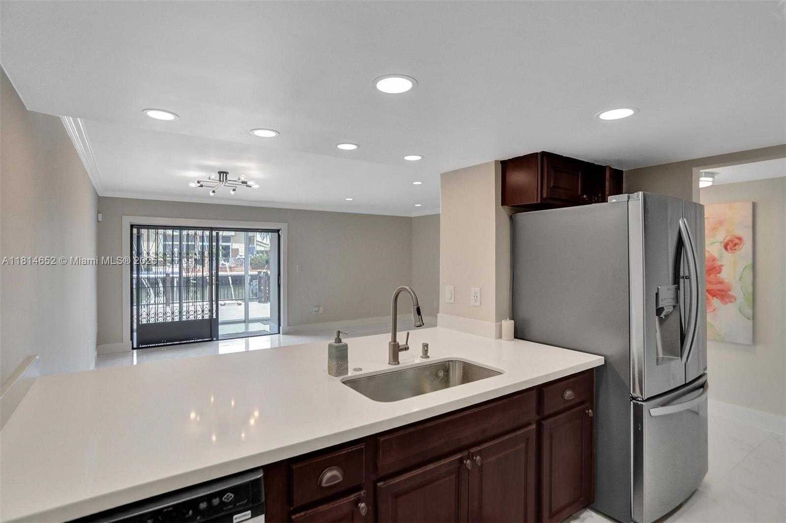 Small Image of 3945 #18, North Miami Beach Number 15