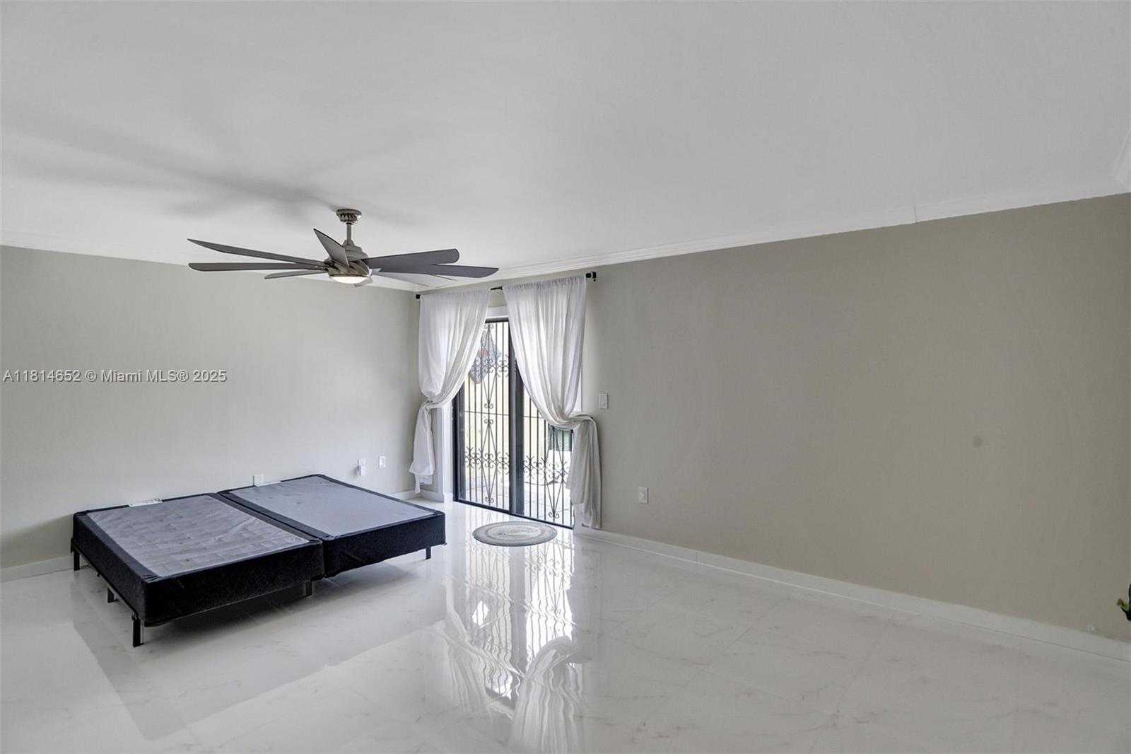 Small Image of 3945 #18, North Miami Beach Number 28