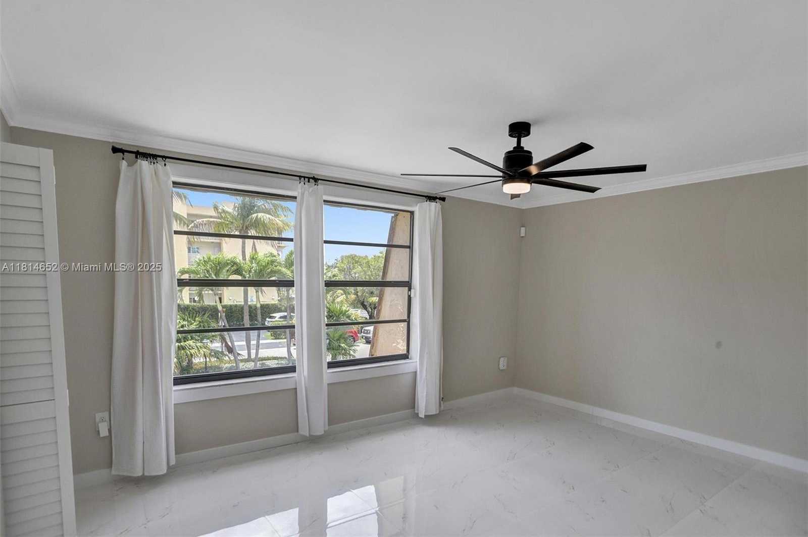 Small Image of 3945 #18, North Miami Beach Number 29