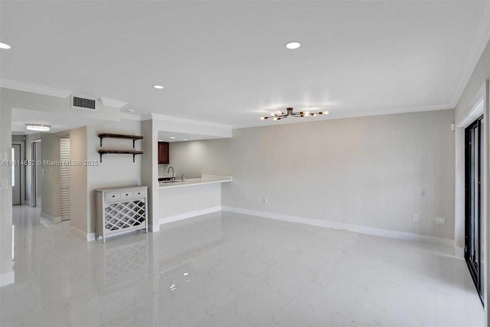 Small Image of 3945 #18, North Miami Beach Number 9