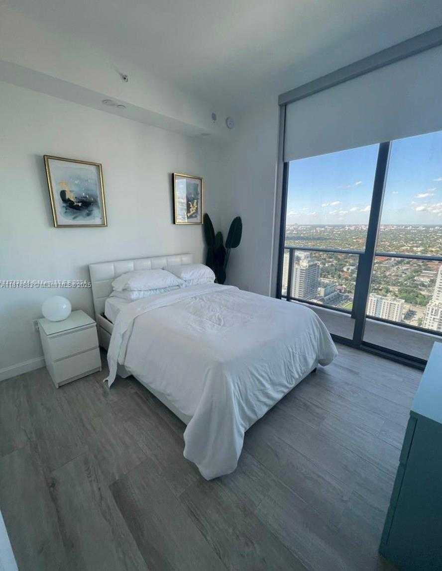 Small Image of 55 SOUTH WEST 9TH ST #4208, Miami Number 6