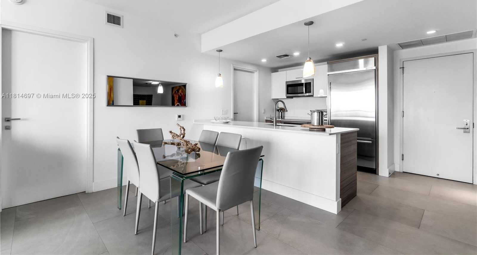 Small Image of 1300 BRICKELL BAY DR #2904, Miami Number 14