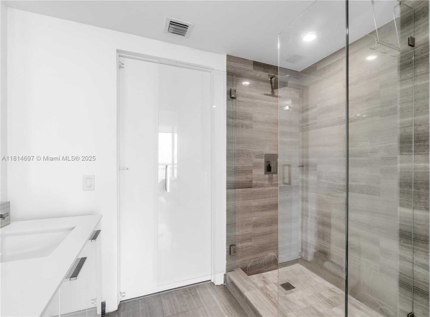 Small Image of 1300 BRICKELL BAY DR #2904, Miami Number 27
