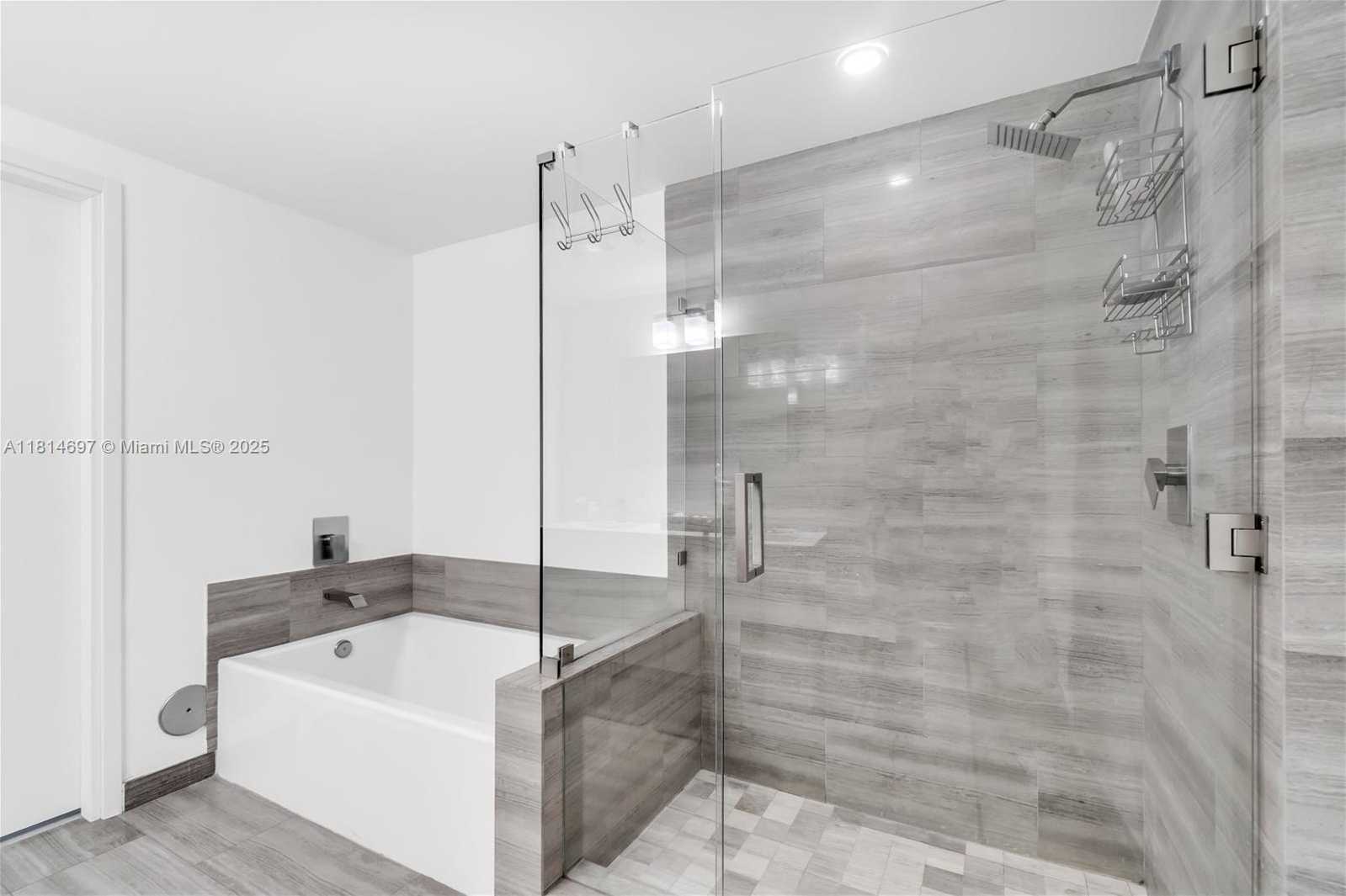 Small Image of 1300 BRICKELL BAY DR #2904, Miami Number 30