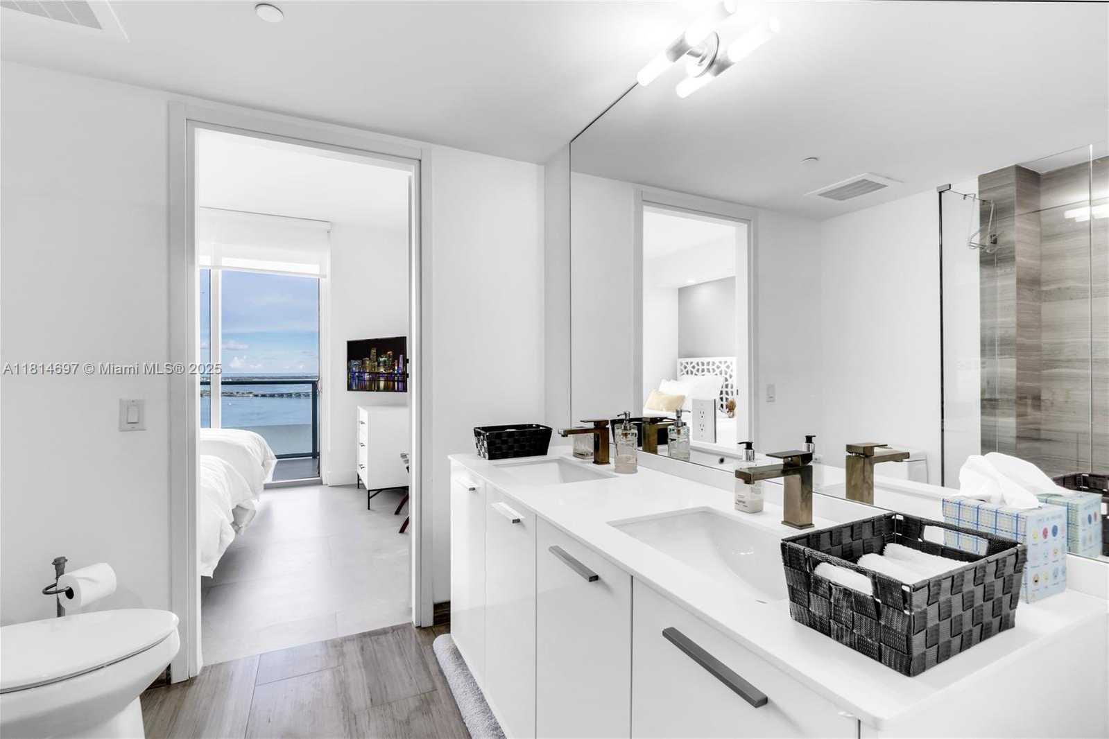 Small Image of 1300 BRICKELL BAY DR #2904, Miami Number 33