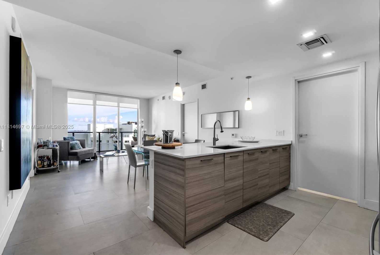 Small Image of 1300 BRICKELL BAY DR #2904, Miami Number 8