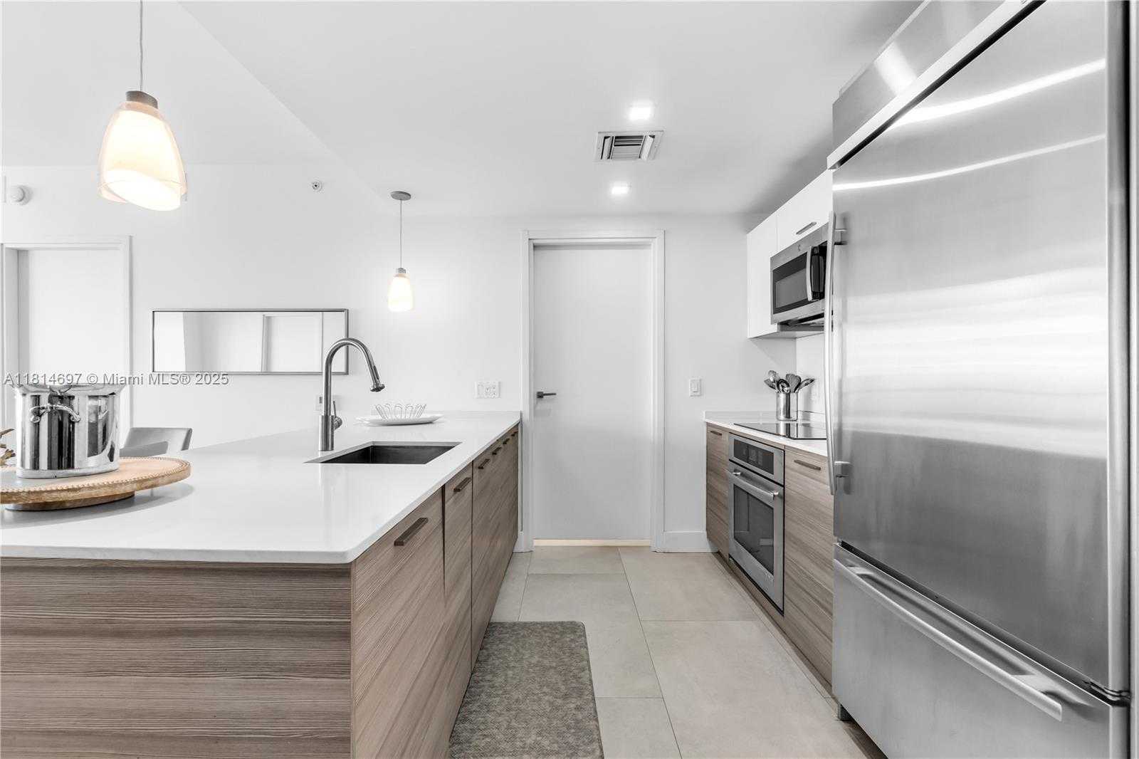 Small Image of 1300 BRICKELL BAY DR #2904, Miami Number 9