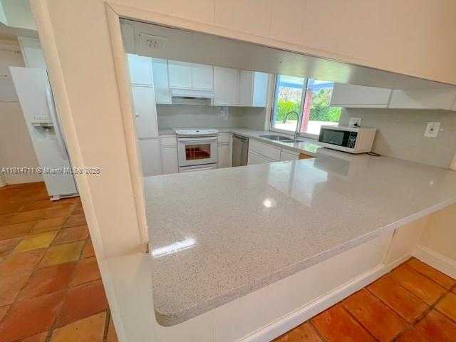 Small Image of 7485 SOUTH WEST 126TH ST, Pinecrest Number 3