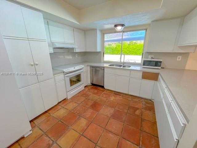 Small Image of 7485 SOUTH WEST 126TH ST, Pinecrest Number 4