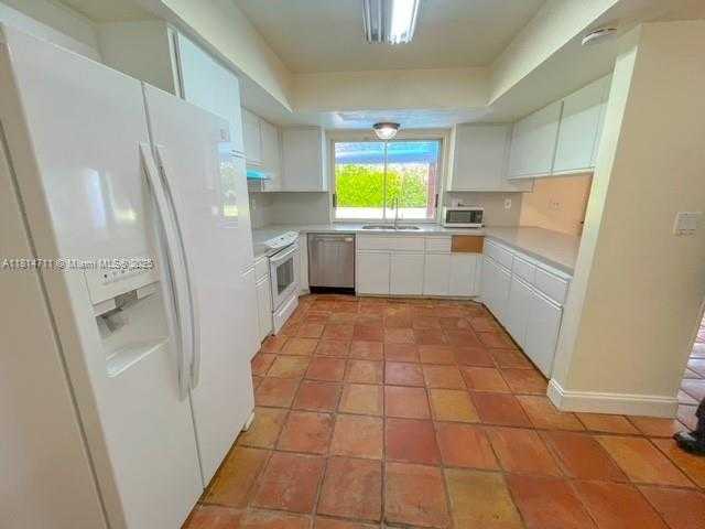 Small Image of 7485 SOUTH WEST 126TH ST, Pinecrest Number 5