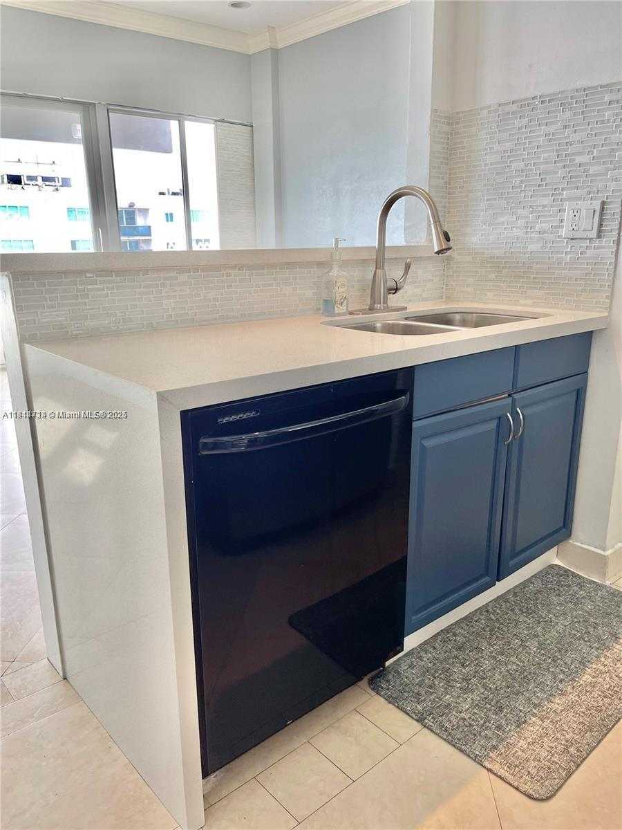 Small Image of 7545 EAST TREASURE DR #10H, North Bay Village Number 11