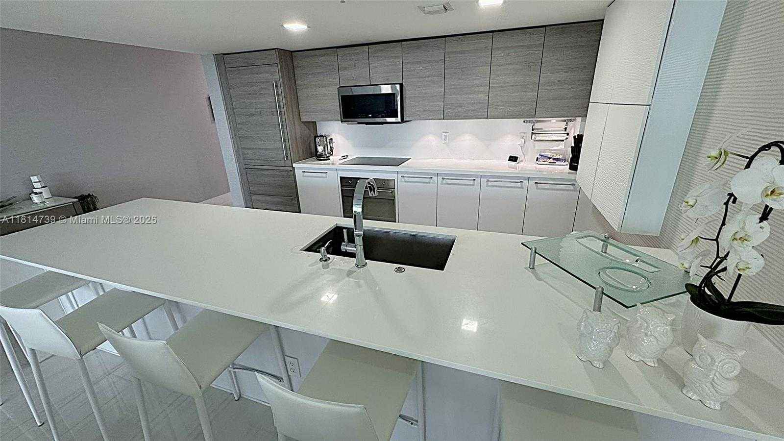 Small Image of 400 EAST SUNNY ISLES BLVD #1118, Sunny Isles Beach Number 4