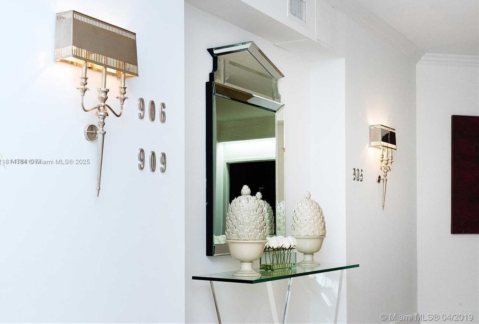 Small Image of 300 SOUTH POINTE DR #909, Miami Beach Number 7