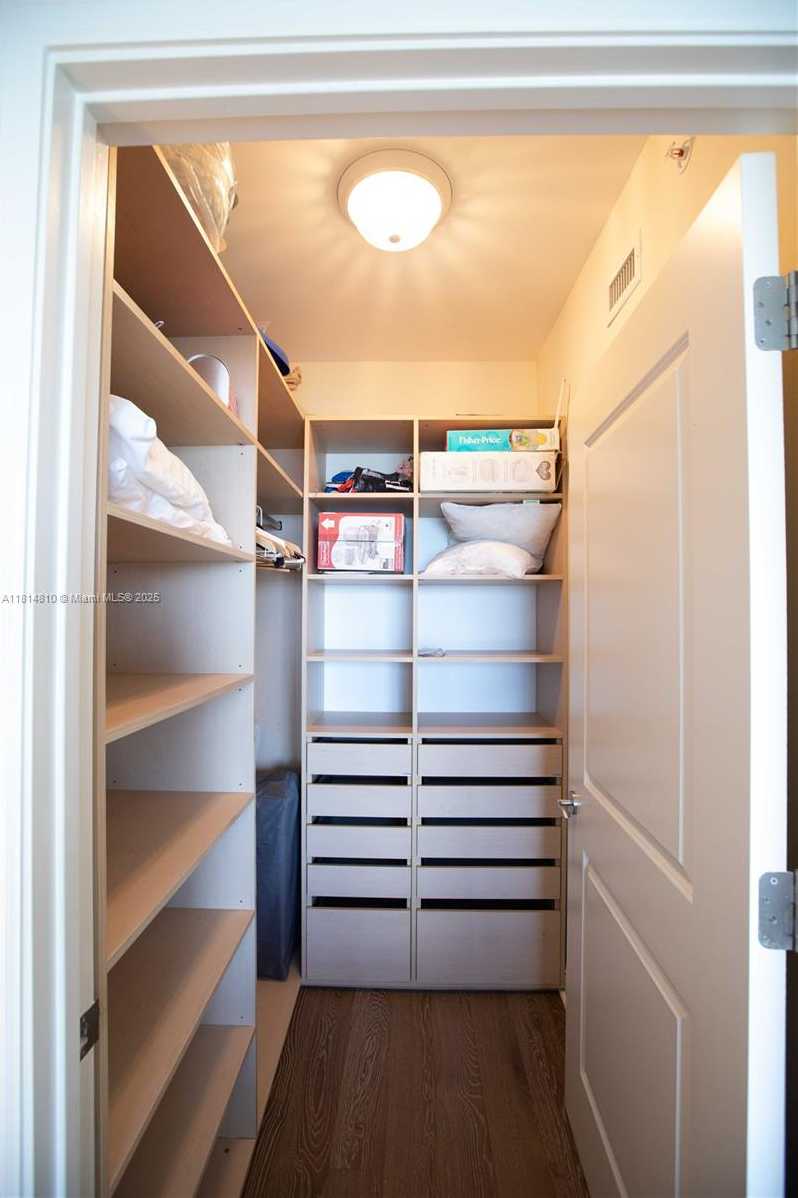 Small Image of 6000 ISLAND BLVD #2602, Aventura Number 27