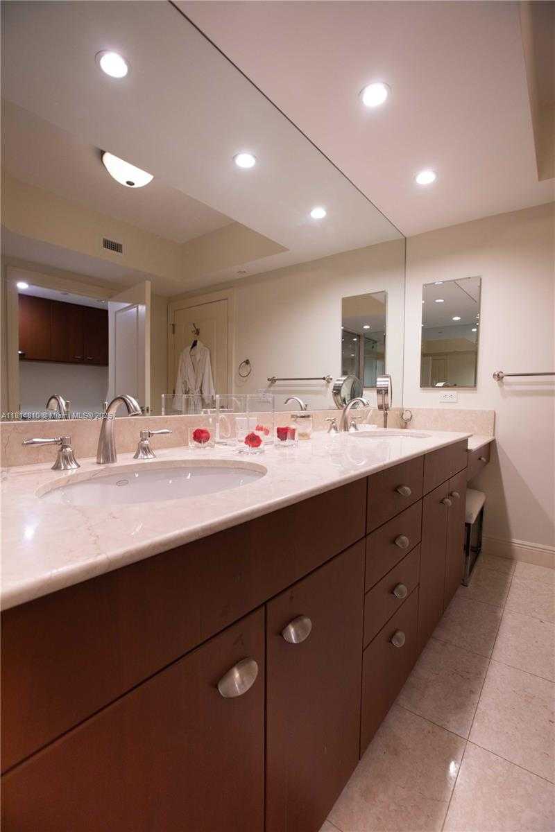 Small Image of 6000 ISLAND BLVD #2602, Aventura Number 57