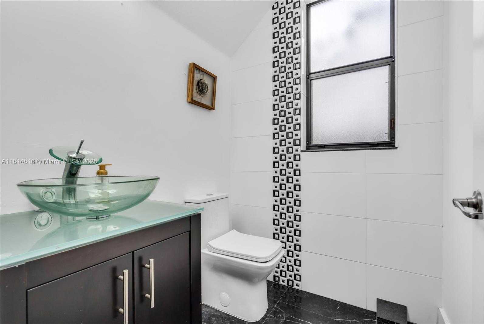 Small Image of 11465 NORTH WEST 88TH LN, Doral Number 10