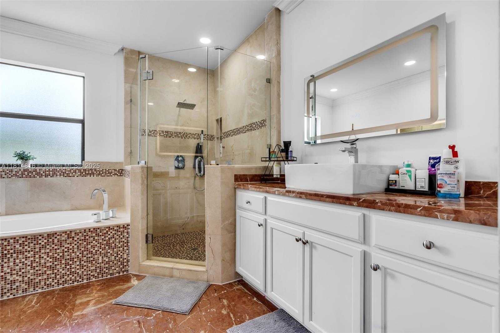Small Image of 11465 NORTH WEST 88TH LN, Doral Number 13