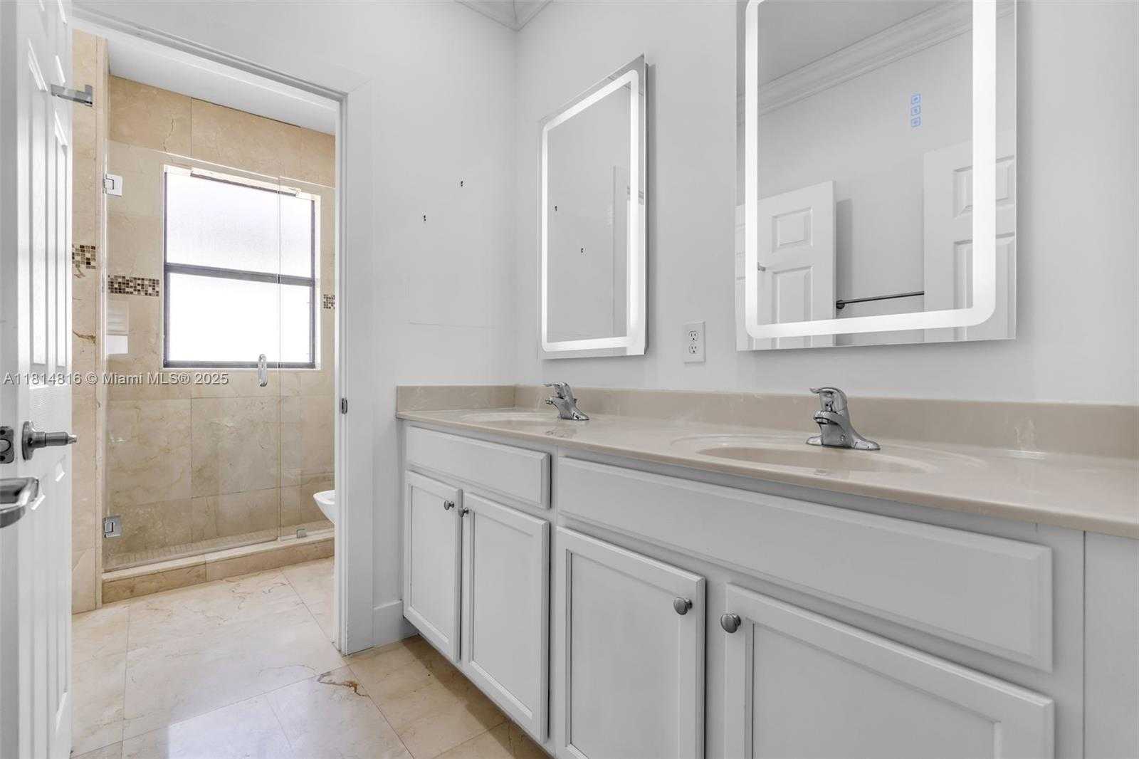 Small Image of 11465 NORTH WEST 88TH LN, Doral Number 15