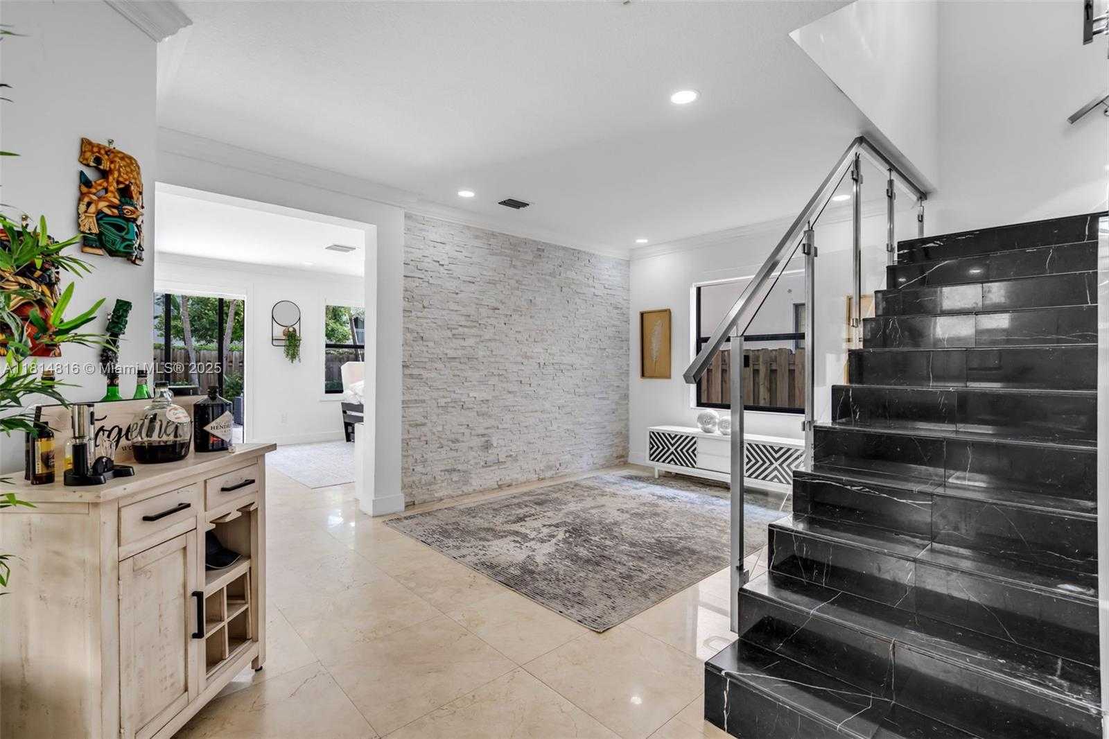 Small Image of 11465 NORTH WEST 88TH LN, Doral Number 3
