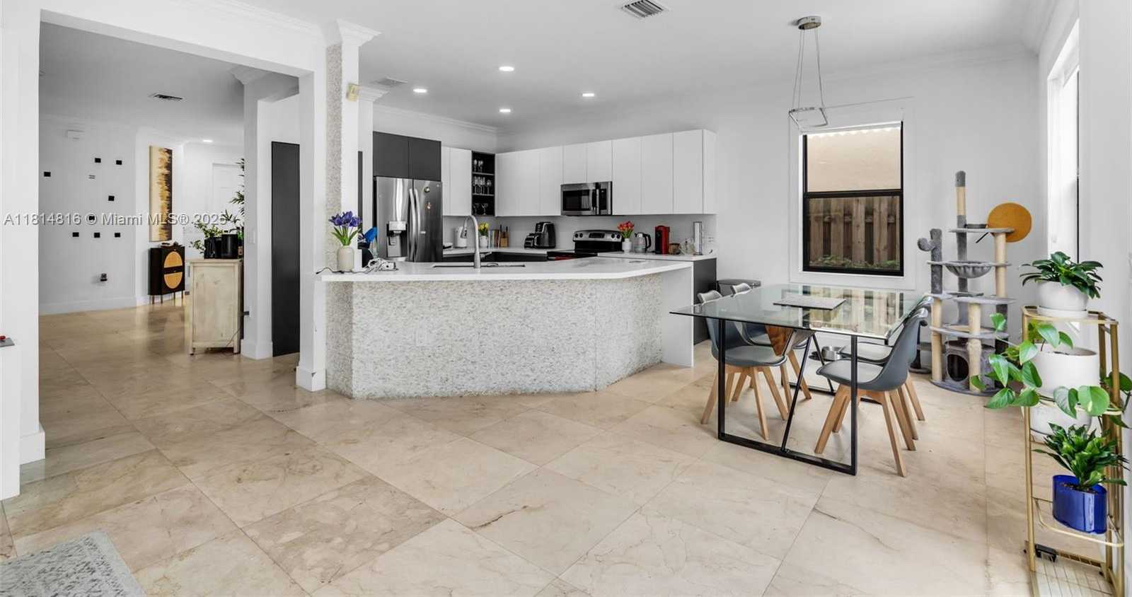 Small Image of 11465 NORTH WEST 88TH LN, Doral Number 5