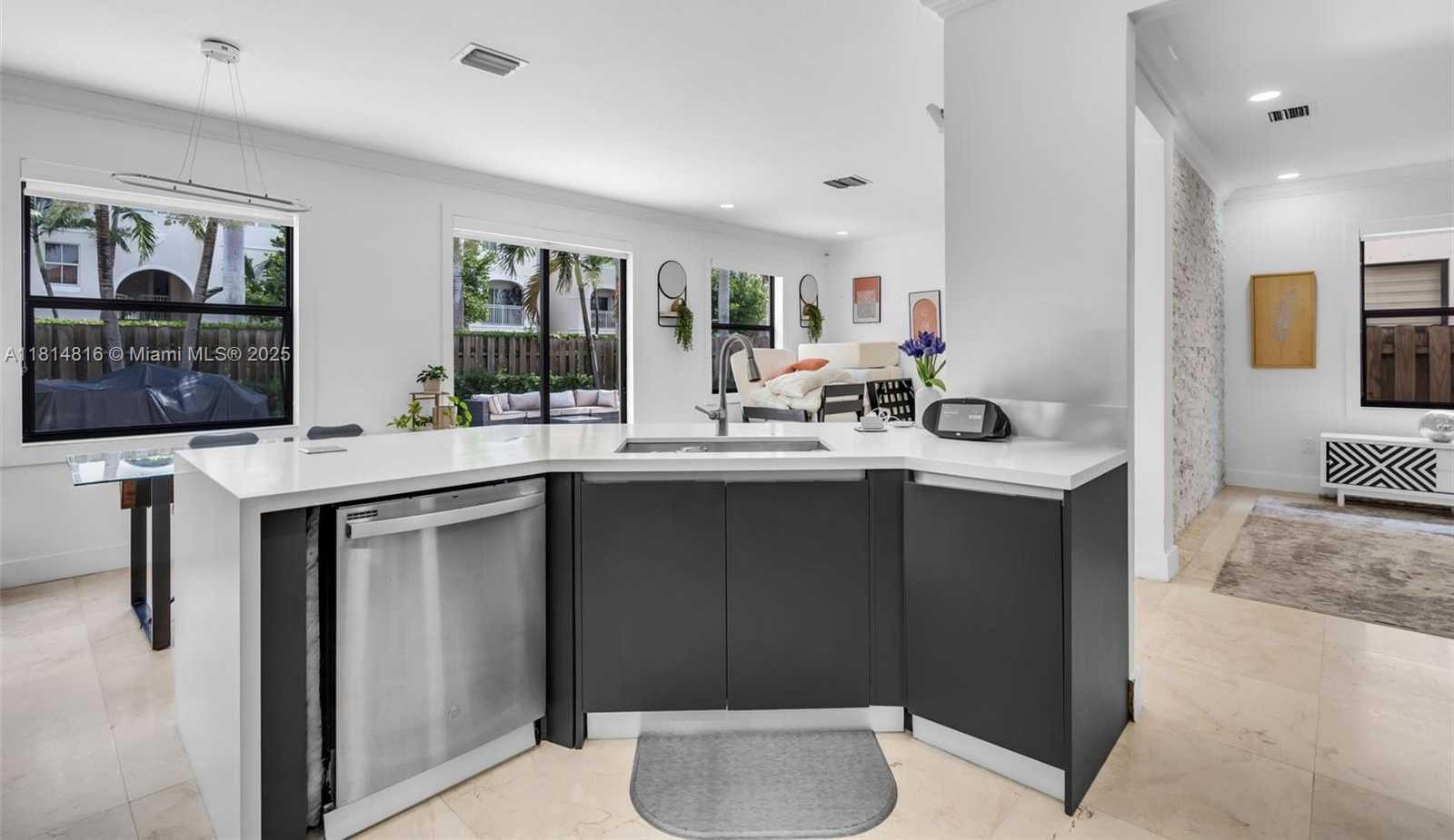 Small Image of 11465 NORTH WEST 88TH LN, Doral Number 9