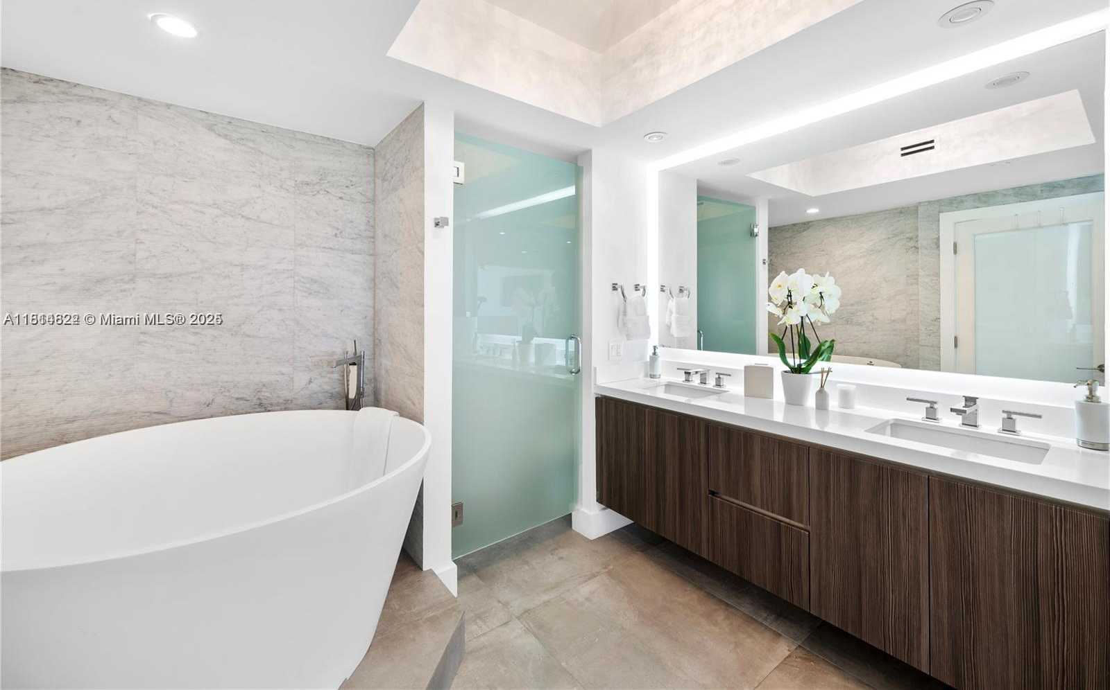 Small Image of 4779 COLLINS AVE #3801, Miami Beach Number 11