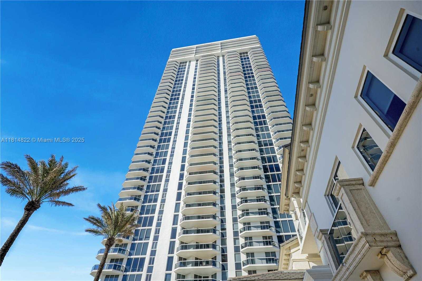 Small Image of 4779 COLLINS AVE #3801, Miami Beach Number 19