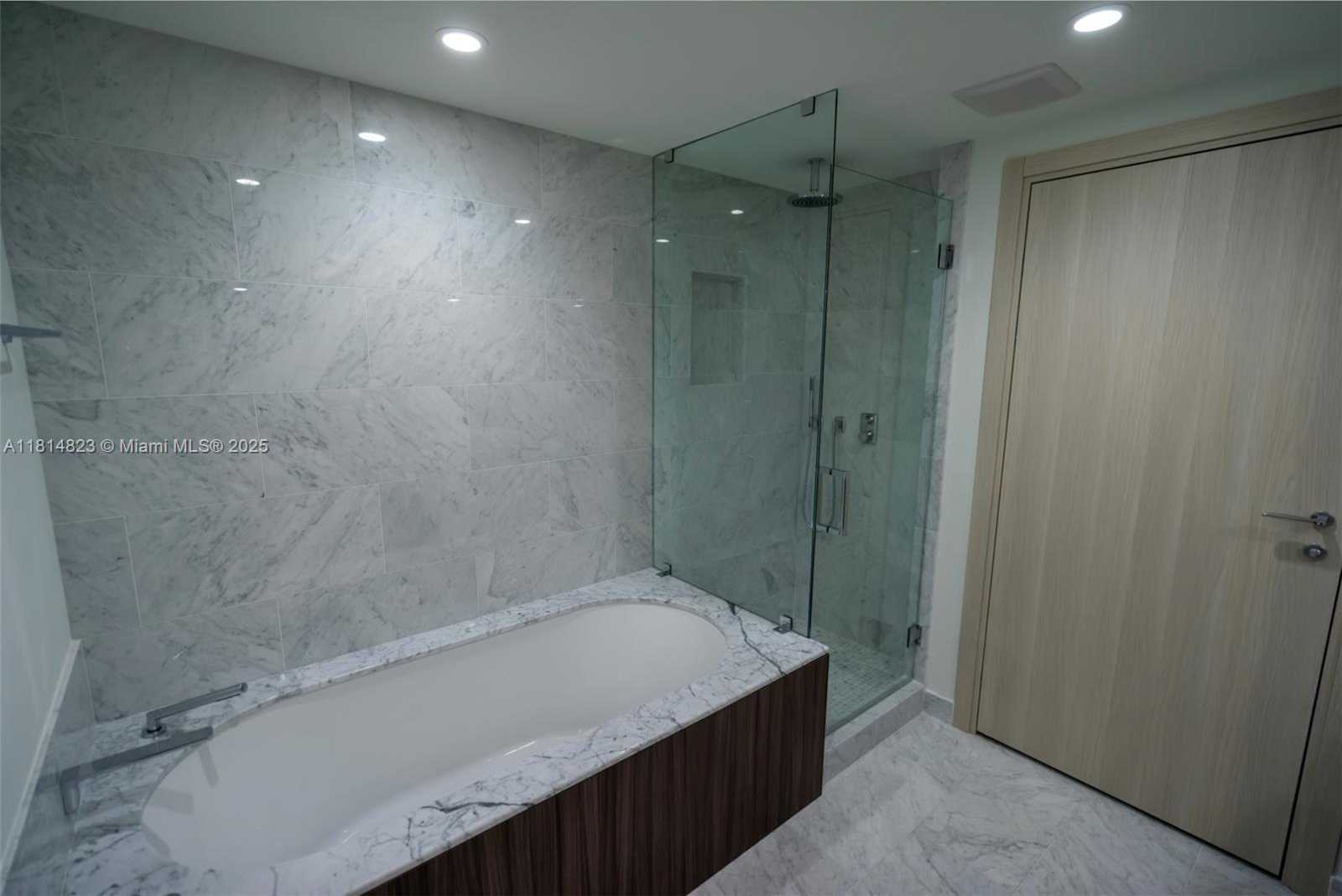 Small Image of 1000 BRICKELL PLAZA #2506, Miami Number 12