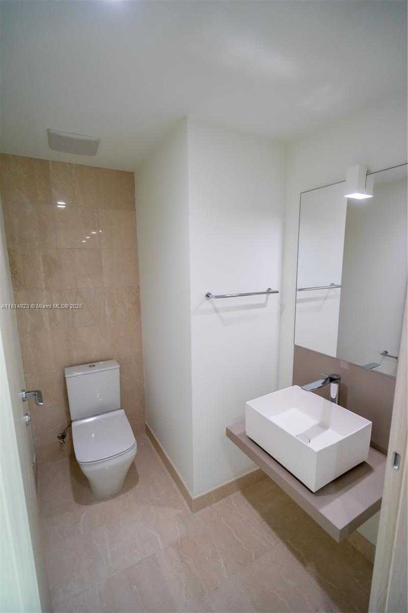 Small Image of 1000 BRICKELL PLAZA #2506, Miami Number 2