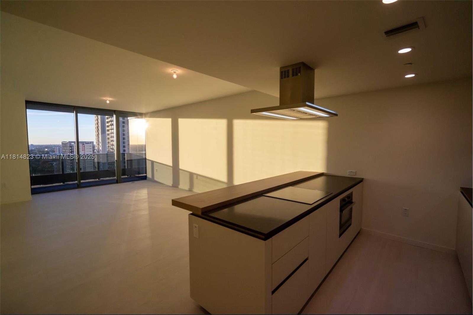 Small Image of 1000 BRICKELL PLAZA #2506, Miami Number 3