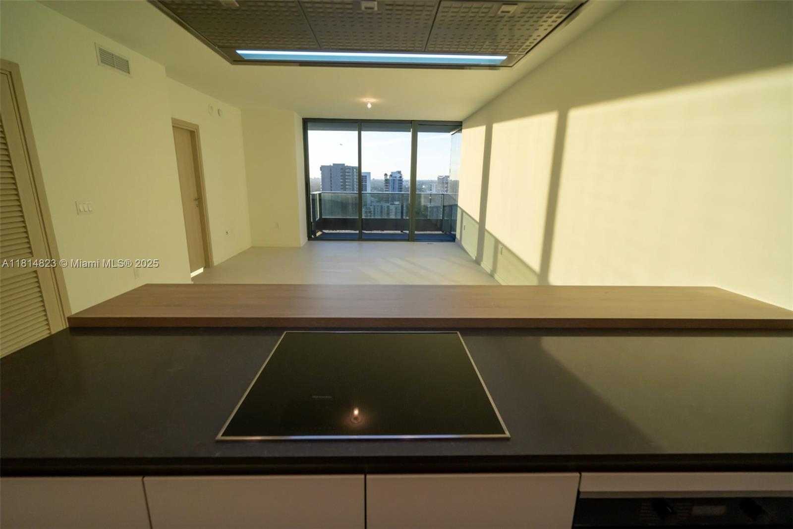 Small Image of 1000 BRICKELL PLAZA #2506, Miami Number 4