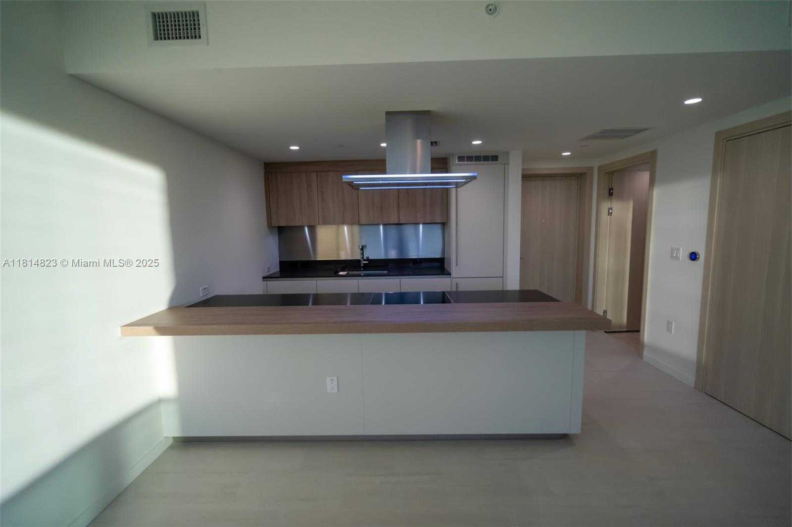 Small Image of 1000 BRICKELL PLAZA #2506, Miami Number 5