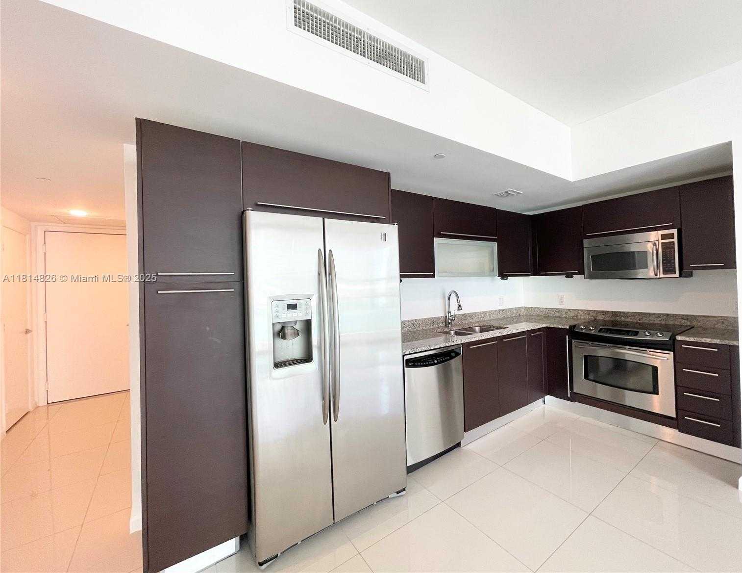 Small Image of 950 BRICKELL BAY DR #1907, Miami Number 11