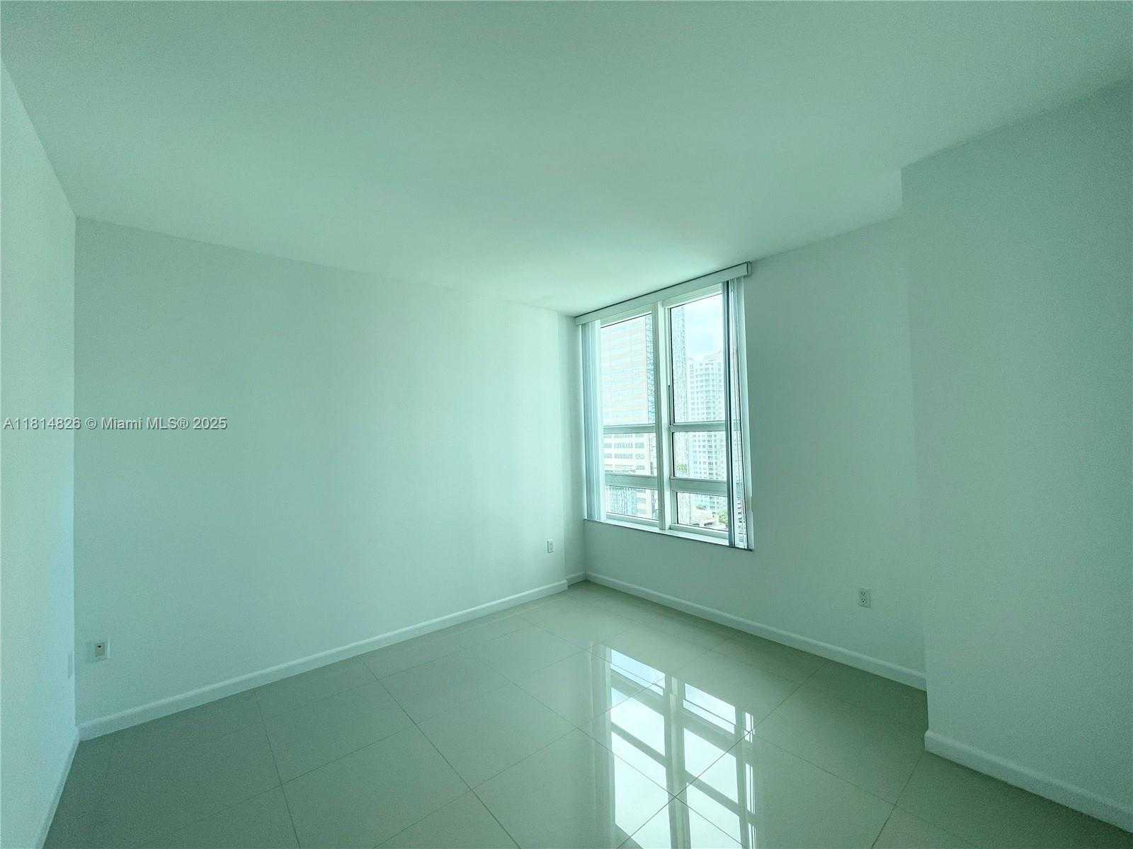 Small Image of 950 BRICKELL BAY DR #1907, Miami Number 23
