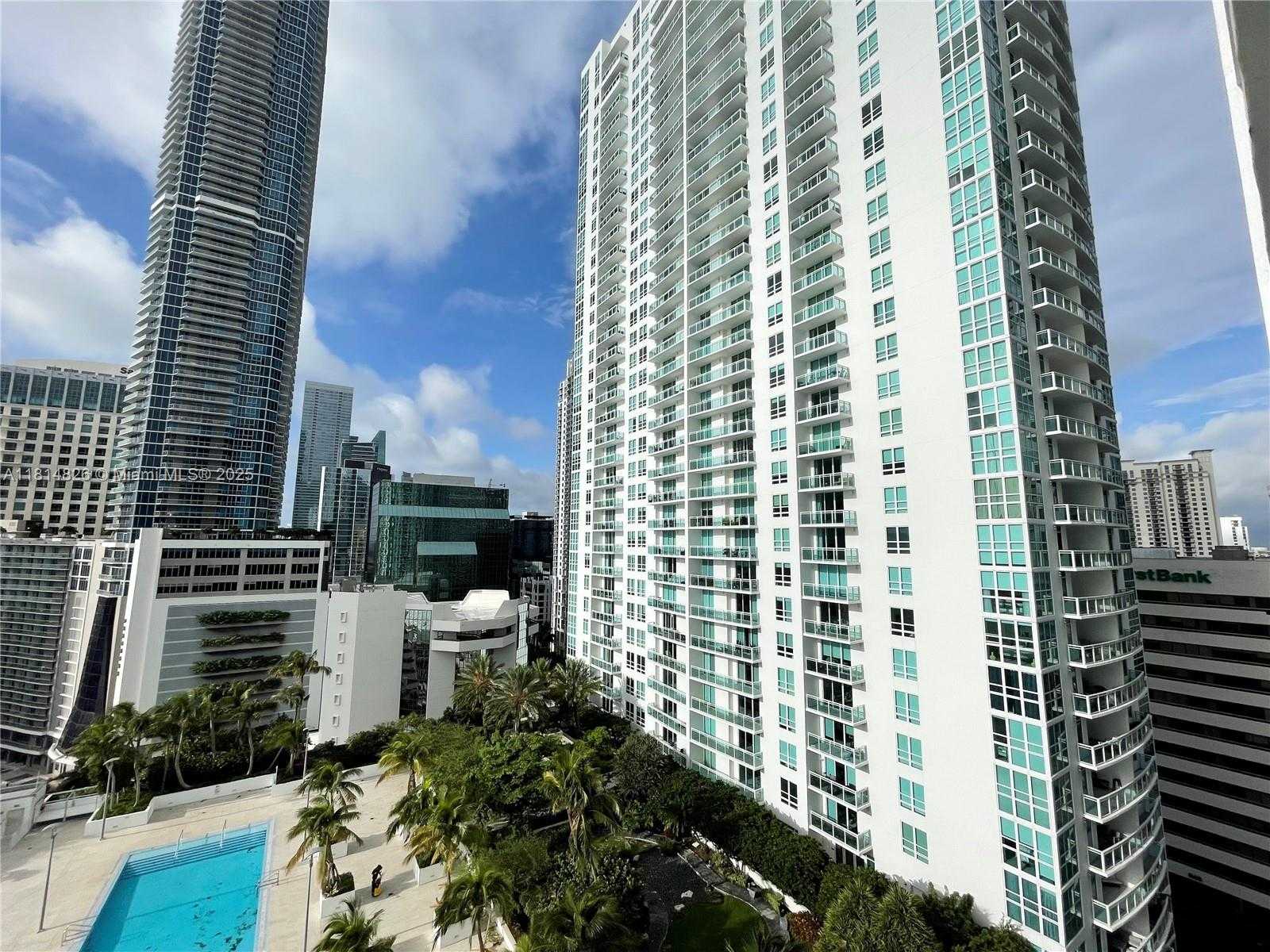 Small Image of 950 BRICKELL BAY DR #1907, Miami Number 3