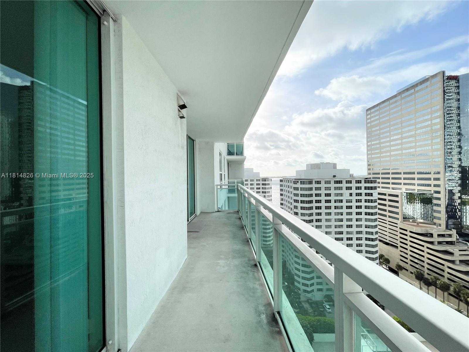 Small Image of 950 BRICKELL BAY DR #1907, Miami Number 5