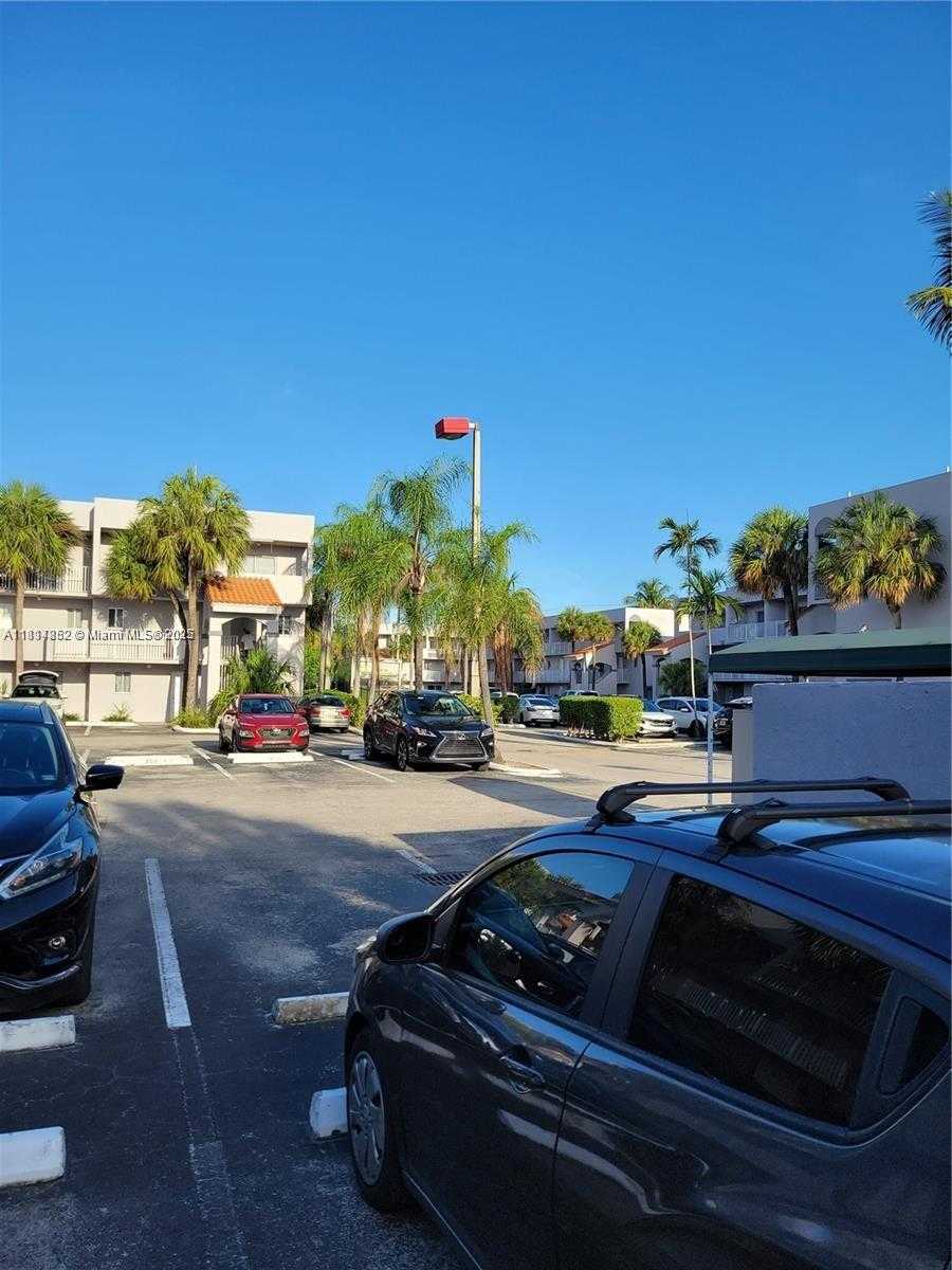 Small Image of Hialeah Number 4