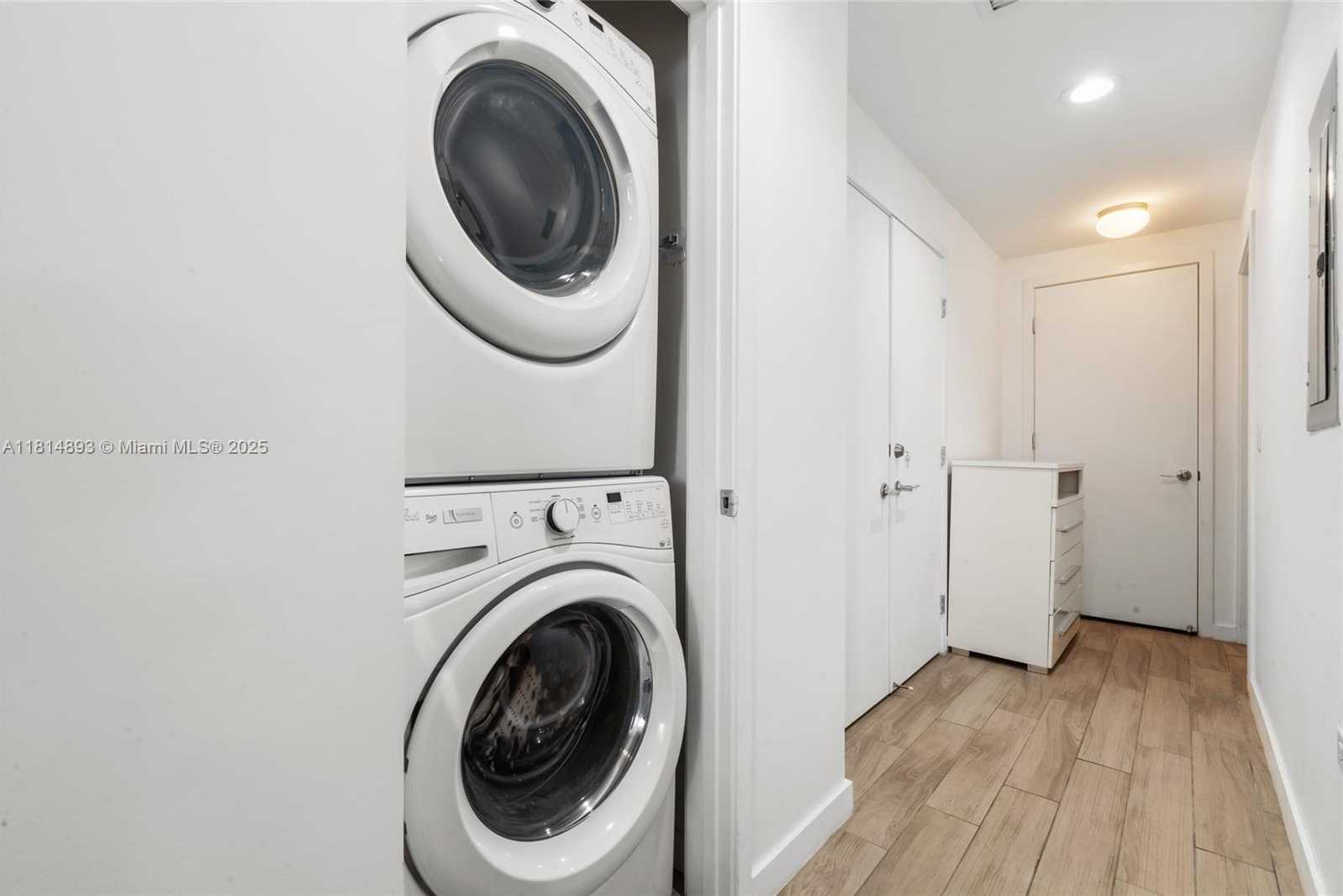 Small Image of 999 SOUTH WEST 1ST AVE #2601, Miami Number 31